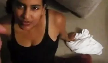 रसोई में सेक्सी इंग्लिश फिल्म बीएफ स्ट्रैपआन fucks