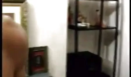 मुंह में एक गर्भनिरोधक के साथ, लड़की कम से कम शोर करती सेक्सी फिल्म दिखाइए है