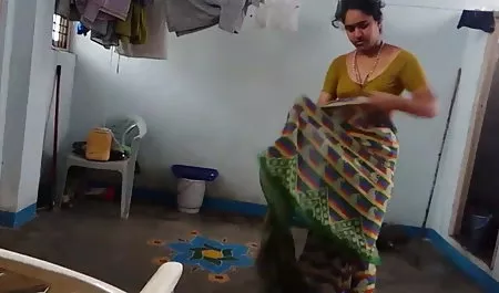 मेलानी रिओस और एला मिलानो पूल के सेक्सी फिल्म भेजो वीडियो में आसपास गड़बड़ हो जाते हैं
