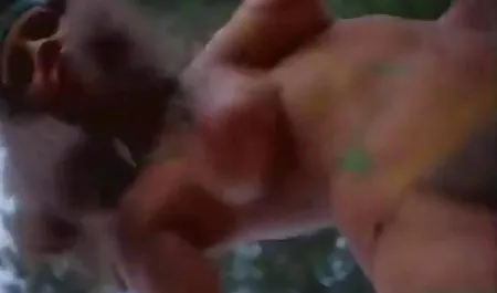 एक सेक्सी हिंदी इंग्लिश पिक्चर युवा महिला के साथ शौकिया धमाके चाचा