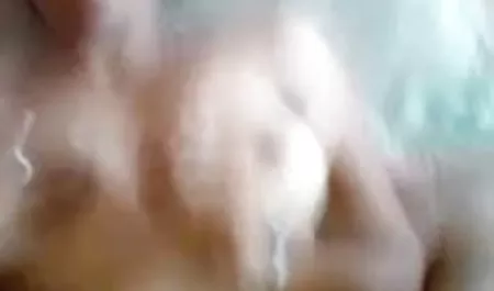 बेटे बॉलीवुड फिल्म सेक्सी वीडियो और मां ने एक वीडियो शूट किया