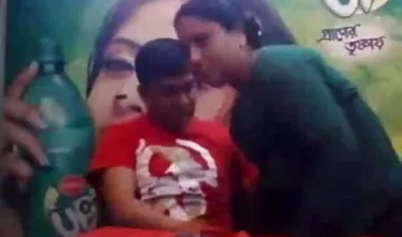 दो सेक्सी समलैंगिकों खिलौने के साथ हिंदी पिक्चर सेक्सी फिल्म उनके गोल बट भाड़ में जाओ