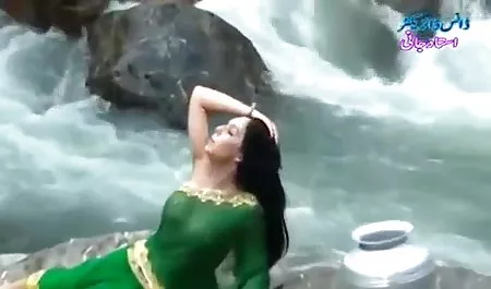 सेक्सी मोज़ा में परिपक्व कुतिया वेबकैम सेक्सी फिल्म लगा दो के सामने खुद को चोदता है