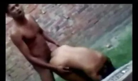 सौतेली हिंदी सेक्सी फिल्म चाहिए और सौतेली बेटी के बीच अभिव्यक्त विवाद