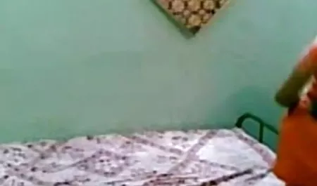 चिपके हुए डिक सेक्स सेक्स सेक्स फिल्म वीडियो में पर फॉल्स