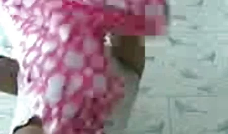 खरीदार हिंदी की सेक्सी मूवी के साथ Indiscreet की बिक्री करने वाली महिला