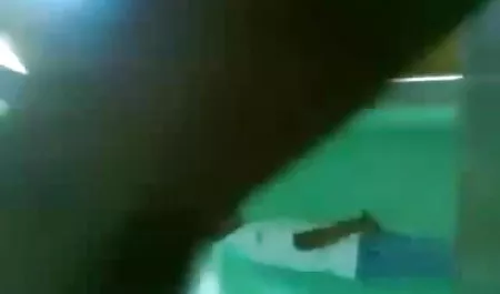 बिस्तर सेक्सी फिल्म वीडियो में हिंदी पर बकवास करता है