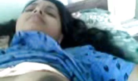 निर्देशक सेक्सी हिंदी फिल्म दिखाइए को चूसता है