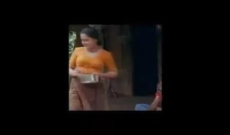 डिवेड्ड डिस्को हिंदी भोजपुरी फिल्म सेक्सी