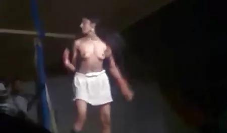 एक योनी के अंदर एक डिक के हिंदी फिल्म वीडियो सेक्सी फिल्म साथ स्कीनी श्यामला