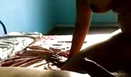 डेविल केली सेक्स की मूवी हिंदी में एक गंजे आदमी से चूसा