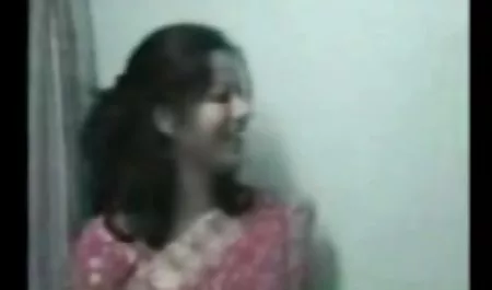 सुंदर लड़कियों को डिक के बजाय स्ट्रैप-ऑन के साथ बकवास करना सेक्सी सेक्सी हिंदी फिल्म पसंद है