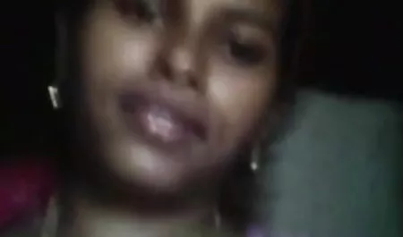 फूहड़ता हिन्दी पिक्चर ब्लू सेक्सी की ओर दौड़ा
