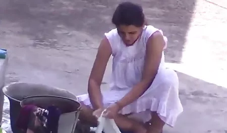 माँ और सेक्सी फिल्म दिखाइए तो बेटे का दृश्य