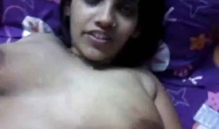 स्पैनियार्ड एलेक्सा थॉमस एक सेक्स पिक्चर वीडियो के साथ blowjob करता है