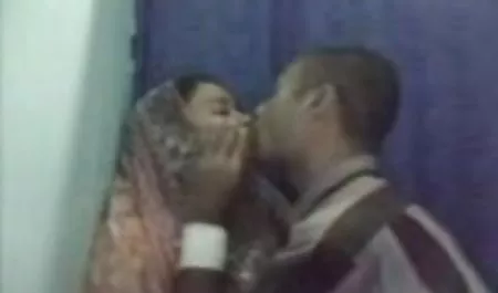 महिलाओं सेक्सी वीडियो हिंदी मूवी के जयकारे गूंजते रहे