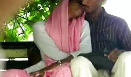 आनंद के साथ सुझाव सेक्सी हिंदी मूवी वीडियो में दिया
