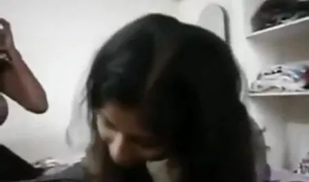 शिक्षक के एक सेक्सी हिंदी फिल्म दिखाओ सदस्य को बेकार करता है
