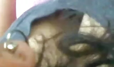 हॉट नर्स उसके ब्लू सेक्सी फिल्म देखने वाली मरीजों की देखभाल करती है