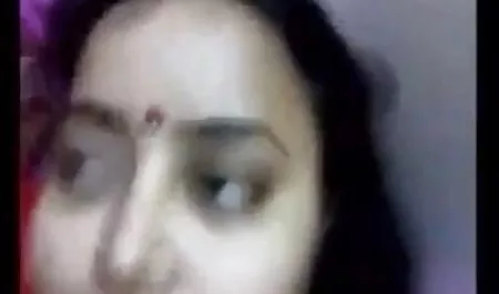 श्यामला खुद सेक्सी फिल्म सेक्सी फिल्म हिंदी में को एक आदमी देती है