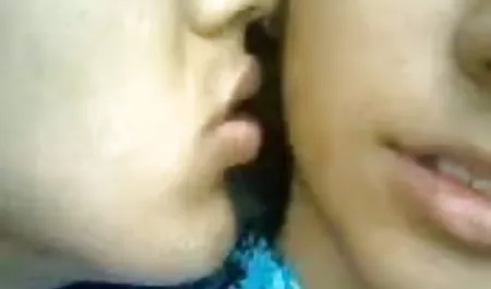 प्यारा एशियाई लड़की दो लड़कों के साथ पैसे के लिए fucks सेक्सी फिल्म हिंदी सेक्सी फिल्म