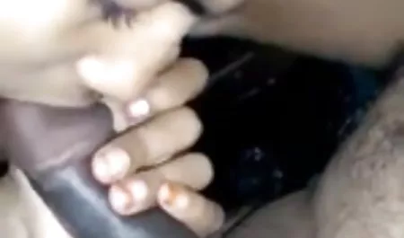 क्लोज-अप शॉट्स लेता है हिंदी फिल्म सेक्सी हिंदी
