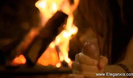 लिबर्टिन के पिता ने दत्तक बेटी के पैसे का भुगतान किया और उसे शॉवर में हिंदी फिल्म की सेक्सी चोदा