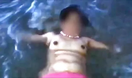 गधे में एक मोटा डिल्डो सम्मिलित करते हुए, एक सेक्सी सेक्सी फिल्म हिंदी कार्टून tranny अपने वजनदार मुर्गा, एक गिलास में और धीरे-धीरे हस्तमैथुन करता है, जैसे कि शराब द्वारा, अपने शुक्राणु को निगलता है